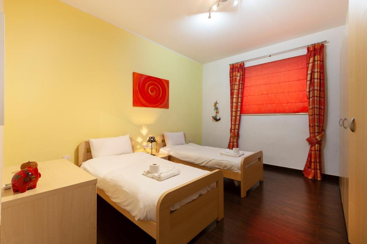 Spacious Seafront Apt With Living, Sofa, Wifi & Ac By 360 Estates Sliema Dış mekan fotoğraf